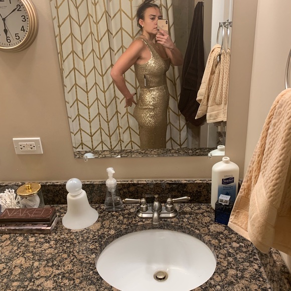 Beautiful guess by Marciano dress. - Picture 4 of 6